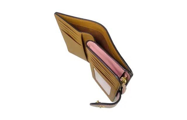 COACH Medium Wallet 13 Logo