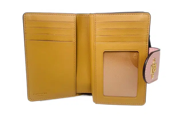 COACH Medium Wallet 13 Logo