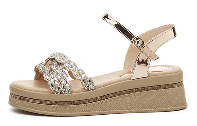DAPHNE PU