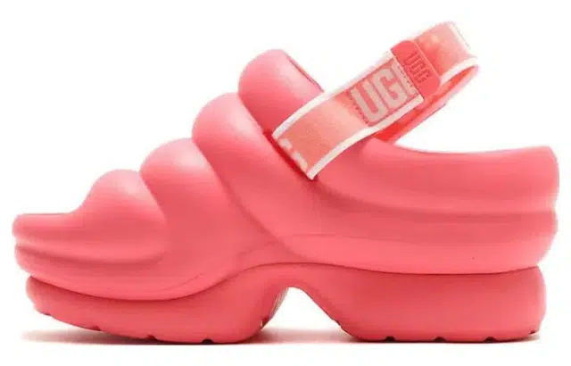 atmos pink x UGG