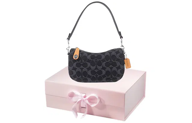 COACH Swinger 20 Black