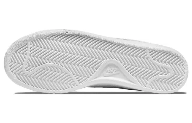 Nike Court Royale