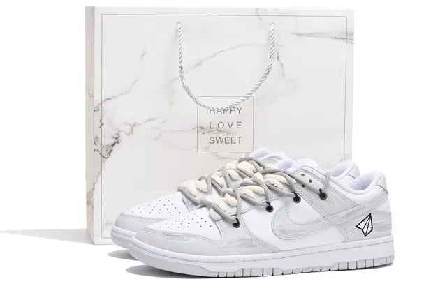 Nike Dunk Low Grey White