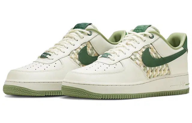 Nike Air Force 1 Low "Light Bone and Gorge Green"