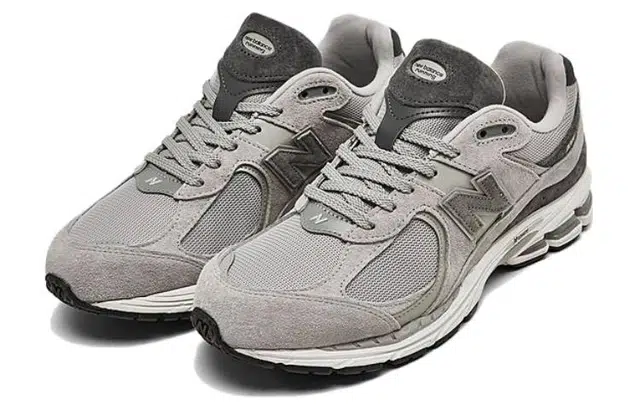 New Balance NB 2002R