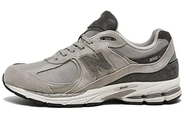 New Balance NB 2002R