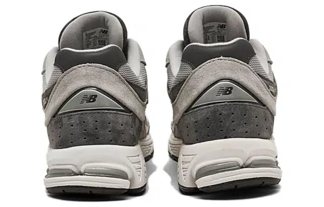 New Balance NB 2002R