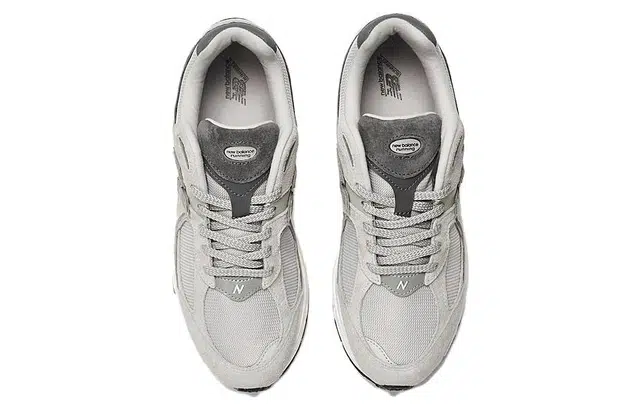 New Balance NB 2002R