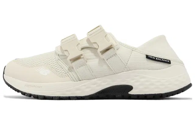 New Balance 700 Beige