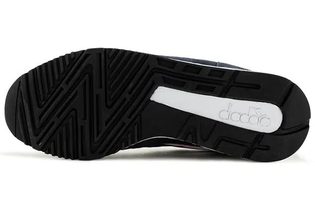 diadora V7000