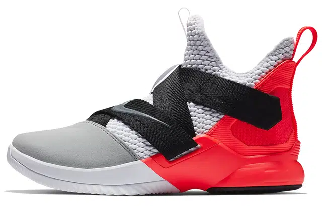 Nike zoom soldier 12 Lebron