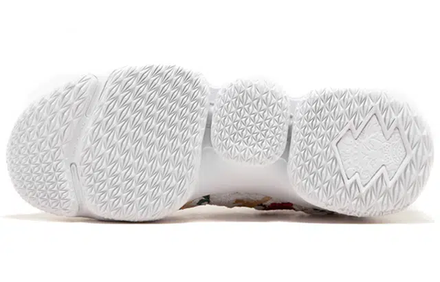 KITH x Nike Lebron 15 Performance 'King's Cloak'