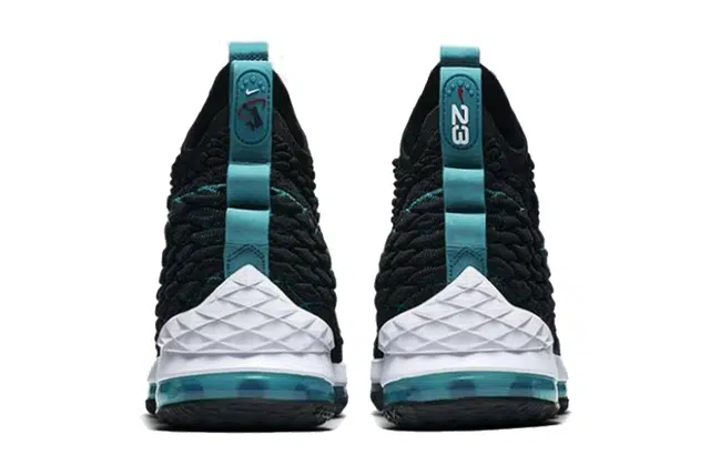 Nike Lebron 15