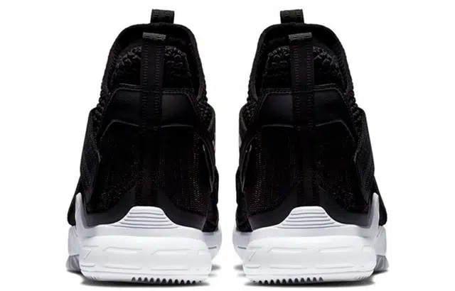 Nike zoom soldier 12