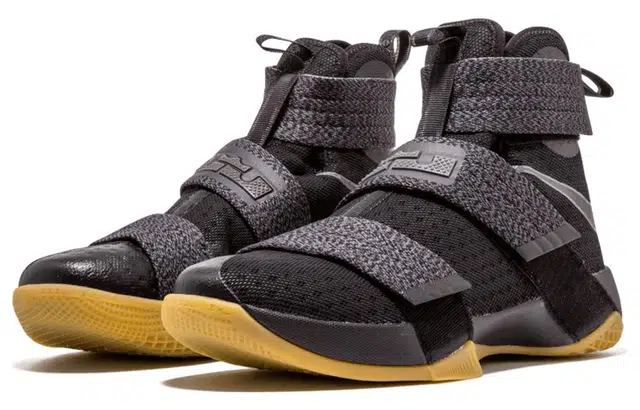 Nike zoom soldier 10