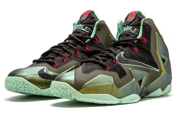 Nike Lebron 11 King's Pride