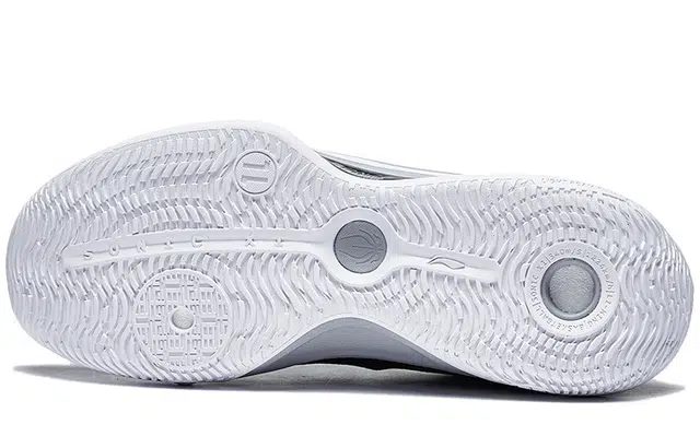 STA x LiNing 11