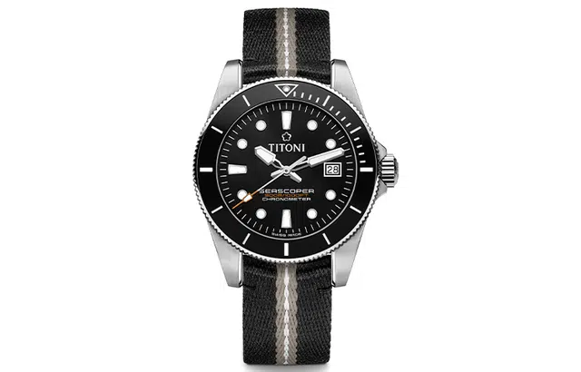 TITONI 300 42mm 83300-SBK-T5-702
