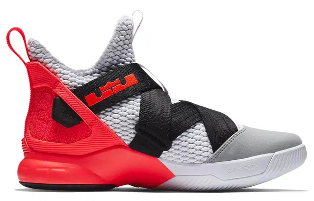 Nike zoom soldier 12 Lebron