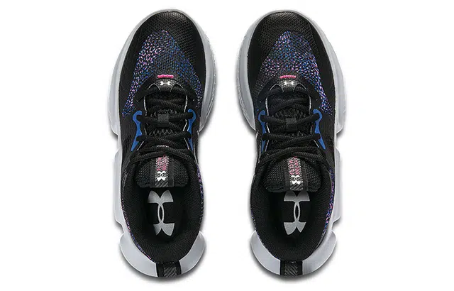 Under Armour Flow Breakthru 3