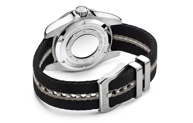 TITONI 300 42mm 83300-SBK-T5-702