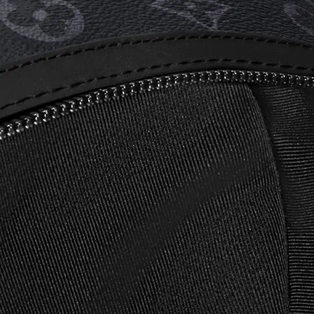 LOUIS VUITTON Discovery Logo
