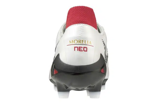 Mizuno Morelia Neo 3