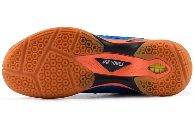 YONEX