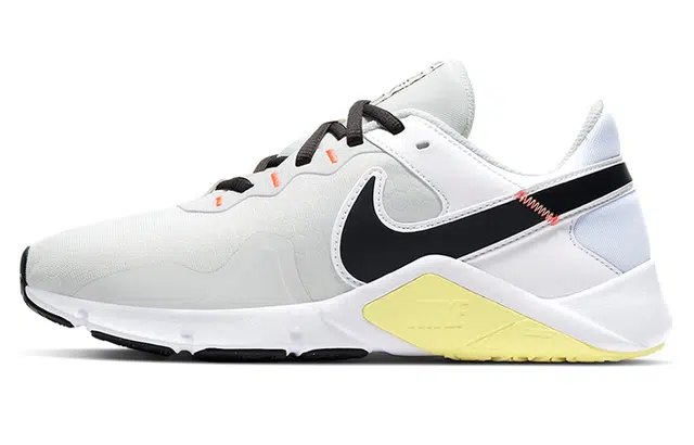 Nike Legend Essential 2