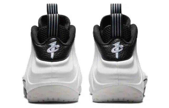 Nike Air Foamposite One "White and Black"
