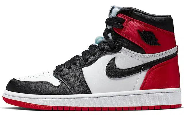 Jordan Air Jordan 1 Retro High Satin Black Toe