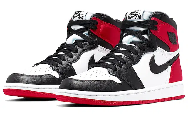 Jordan Air Jordan 1 Retro High Satin Black Toe