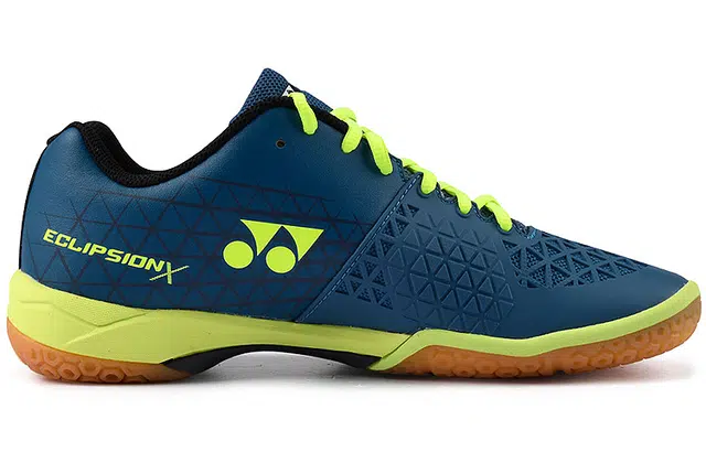 YONEX