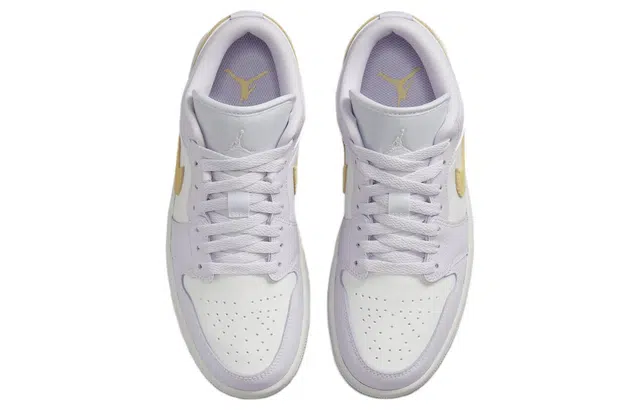 Jordan Air Jordan 1 Low WMNS "Barely Grape"