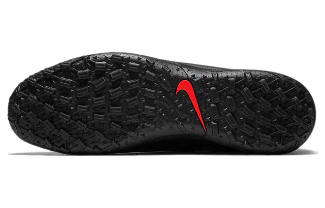 Nike Legend 8 Club TF Black Red