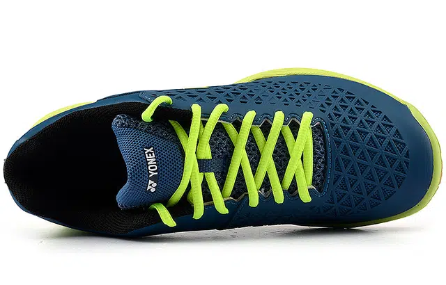 YONEX