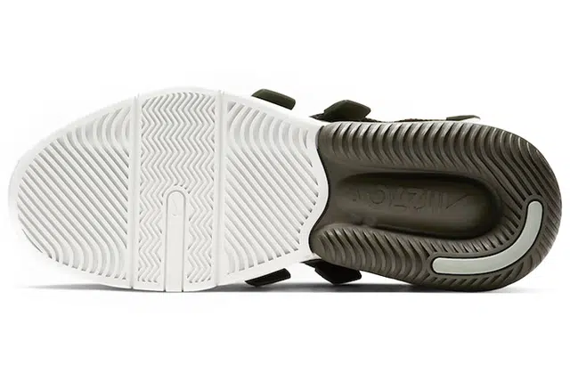 Nike Air Edge 270