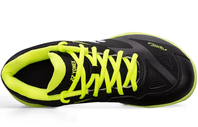 YONEX