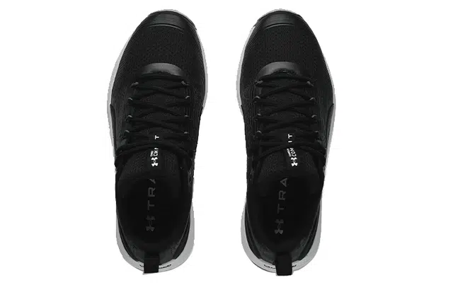 Under Armour Charged Commit TR 3