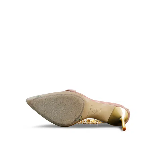 Miss left 8.2cm