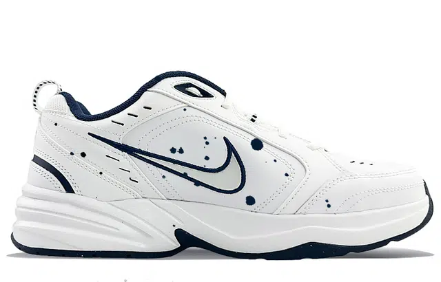 Nike Air Monarch 4