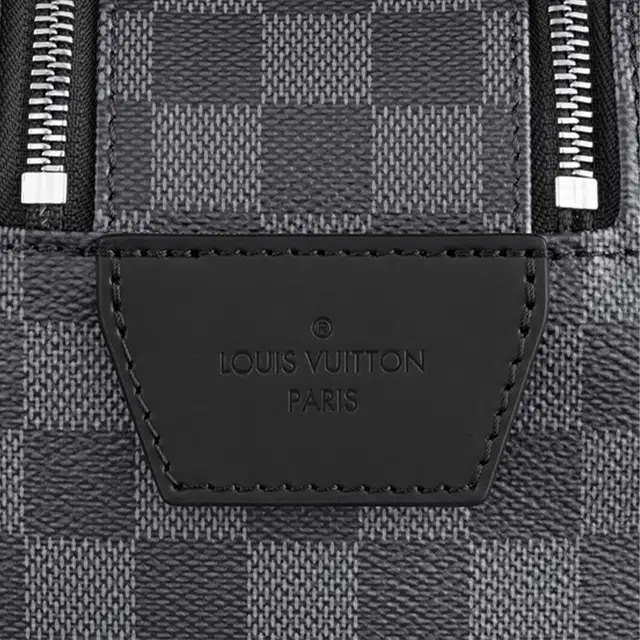 LOUIS VUITTON DOPP