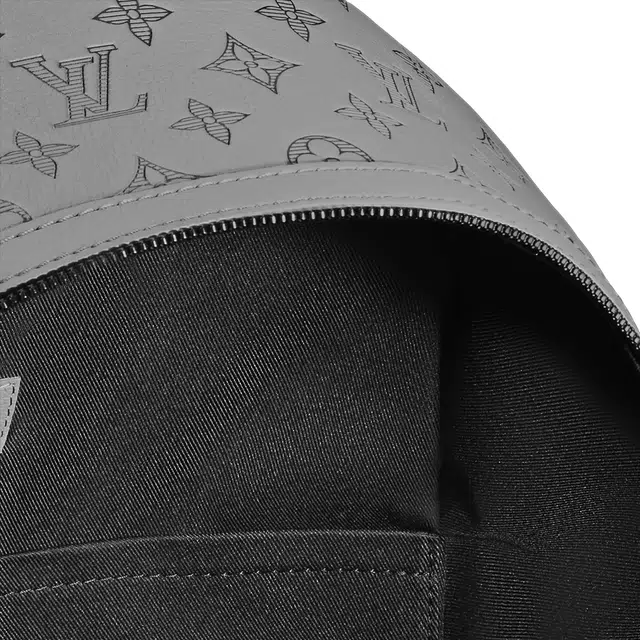 LOUIS VUITTON Discovery