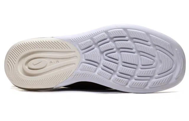 Nike Air Max Axis