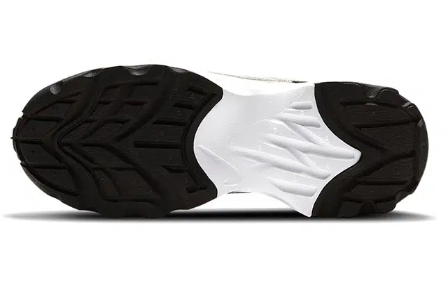 Nike TC 7900 Off-White Black