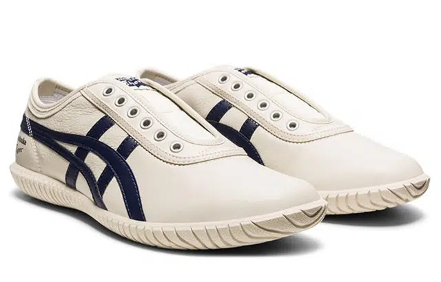 Onitsuka Tiger Tsunahiki Slip-on