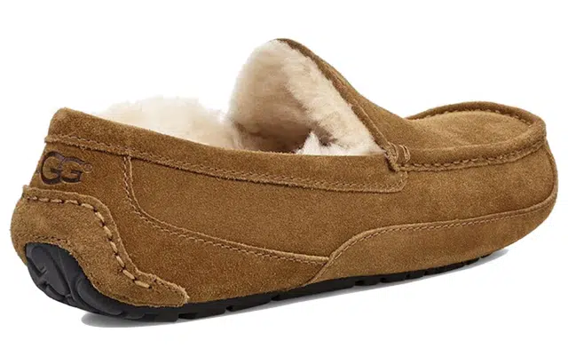 UGG Ascot Slipper