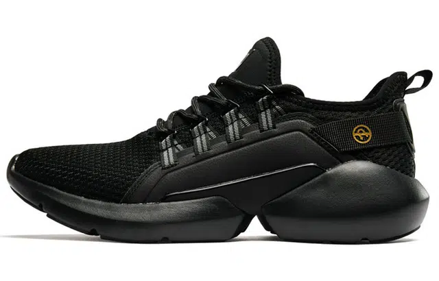 特步 都市时尚休闲鞋 黑色