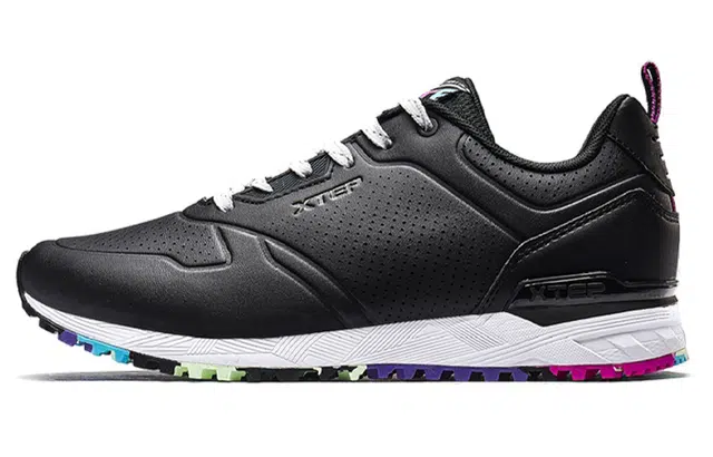 特步 运动轻便运动鞋 女款 黑