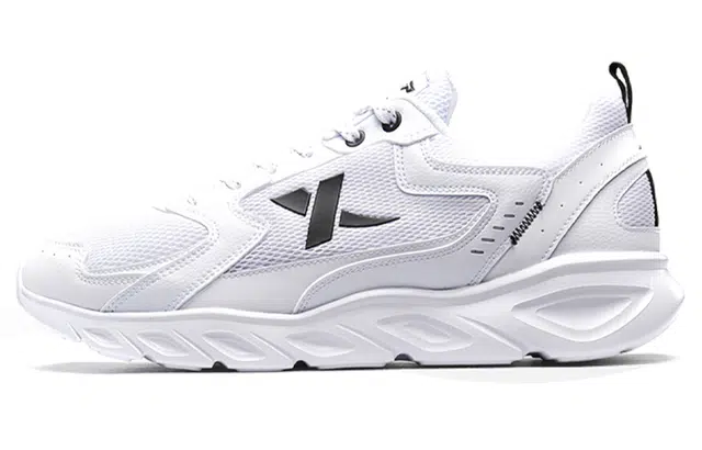 特步 运动休闲 减震透气 低帮 跑步鞋 男款 白黑